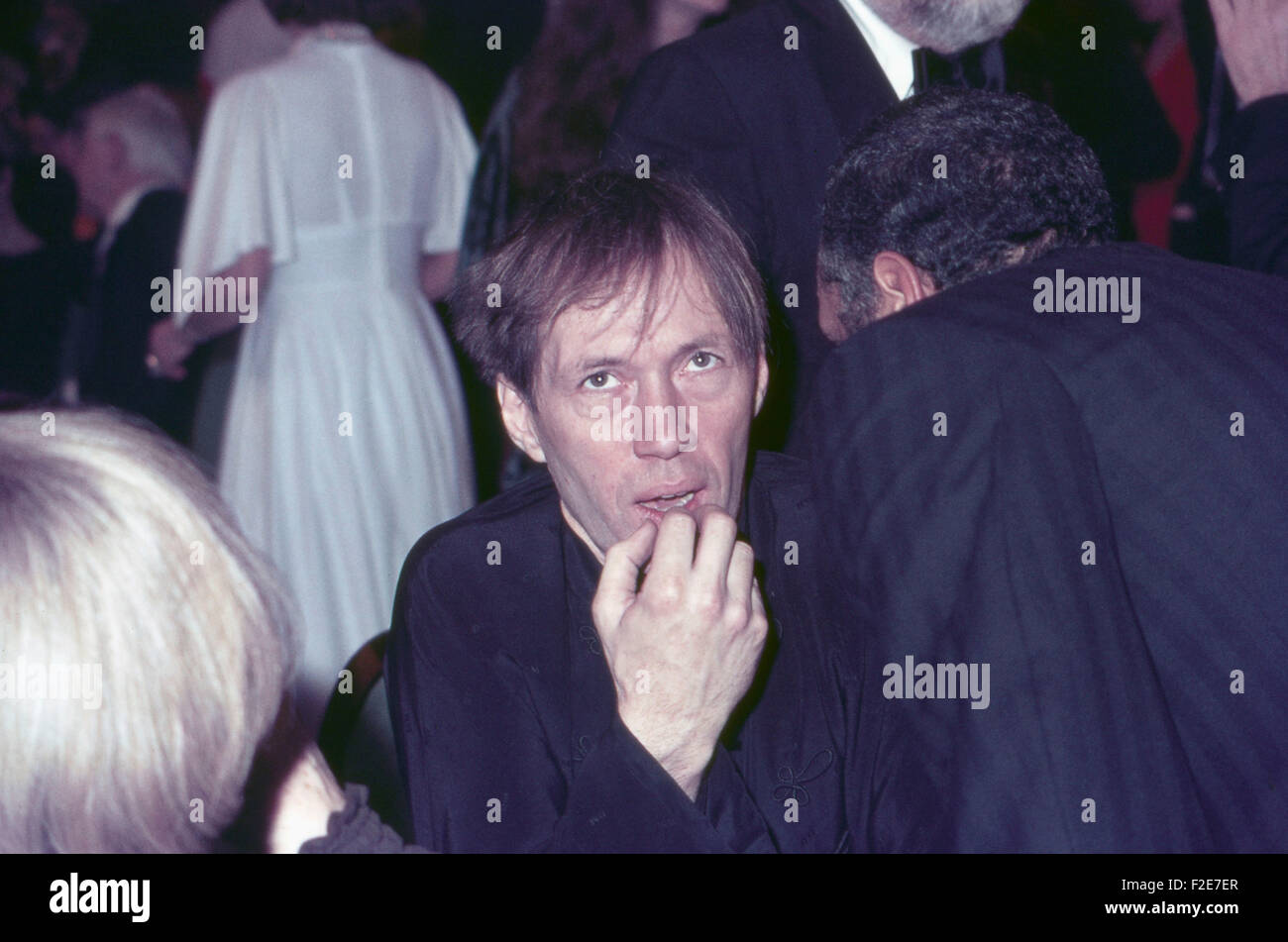 Der amerikanische Schauspieler David Carradine bei einer Abendveranstaltung, Deutschland 1970er Jahre. American actor David Carradine at an evening event, Germany 1970s. 24x36DiaV3 Stock Photo