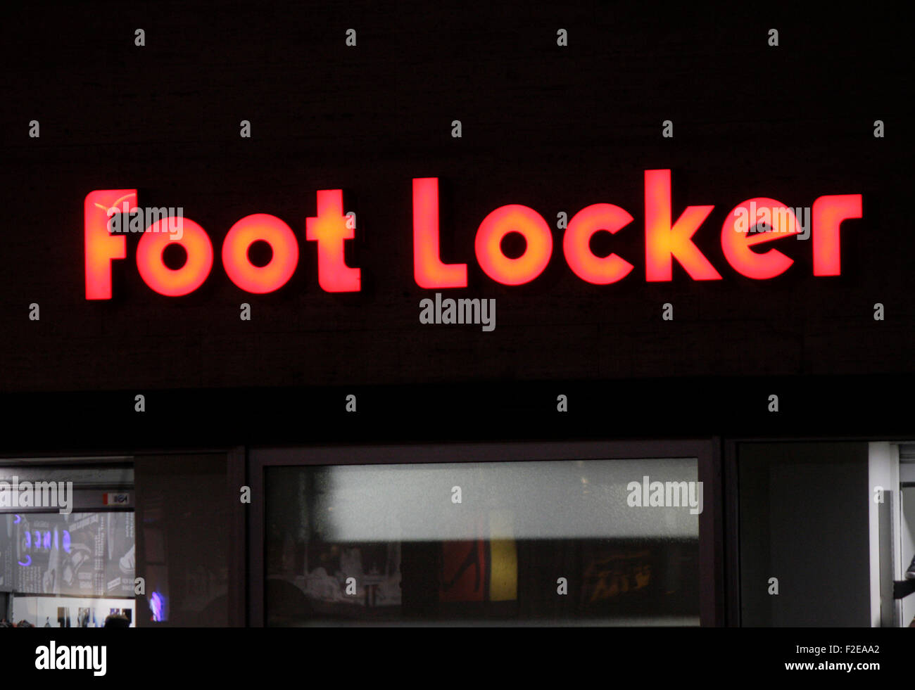 Foot locker sign hi-res stock photography and images - Alamy