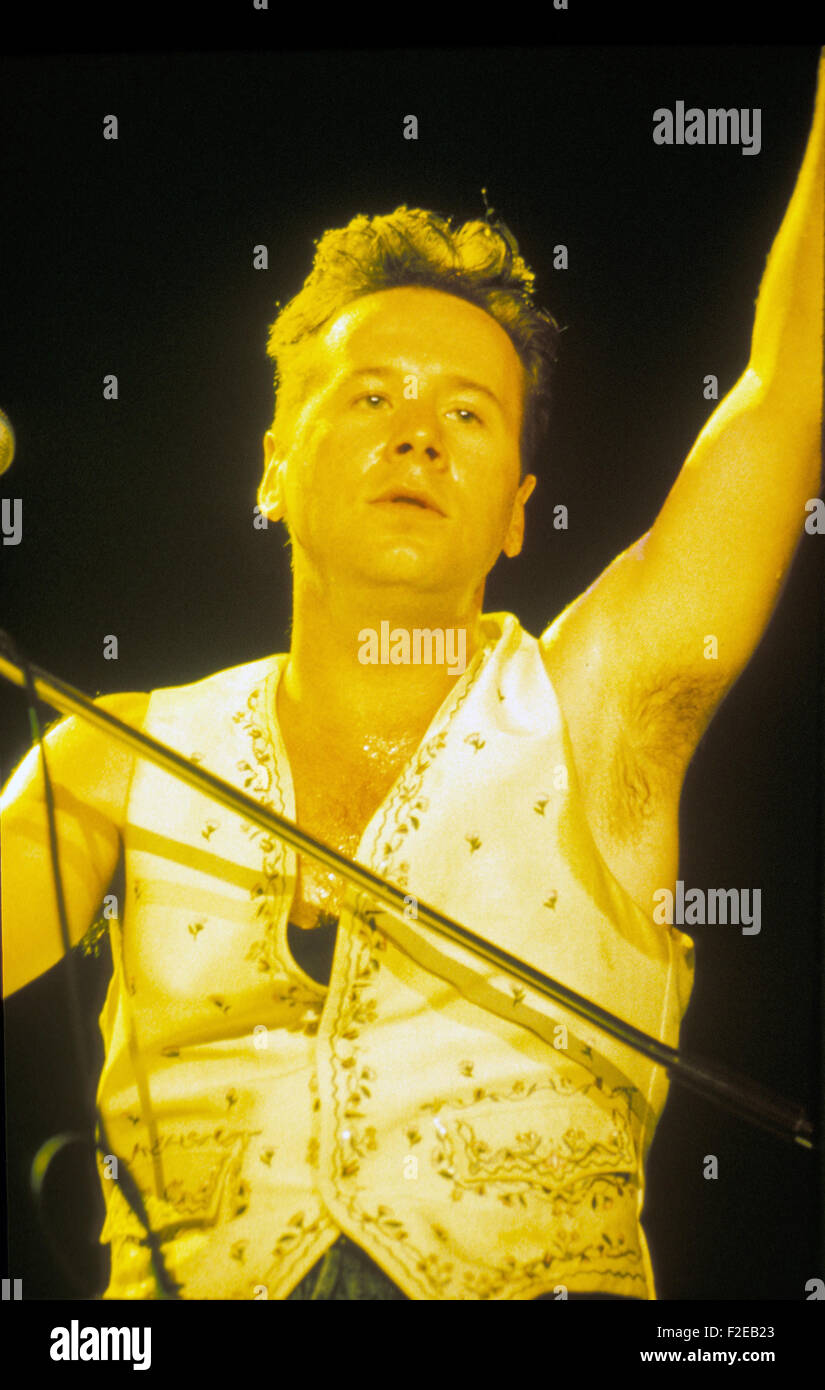 JIM KERR Scottish rock singer about 1985 Stock Photo Alamy