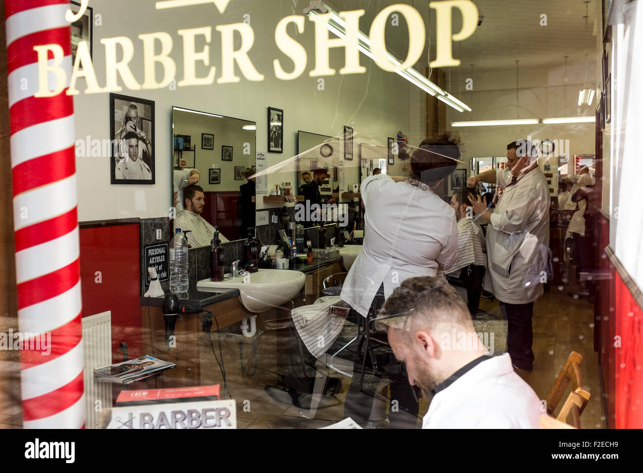 London barber shop hi-res stock photography and images - Alamy