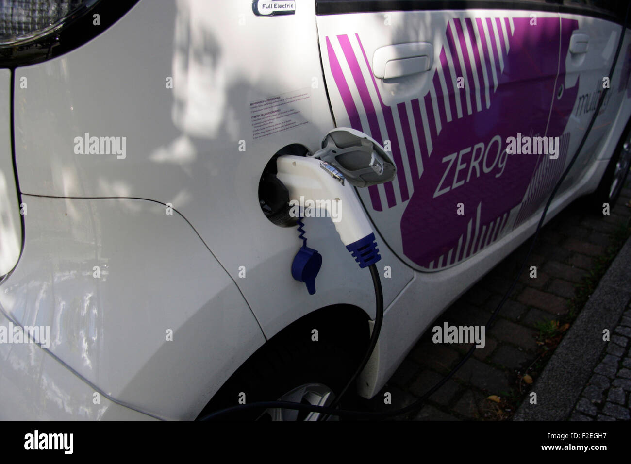 SEPTEMBER 2013 BERLIN recharging of electric cars of the carsharing