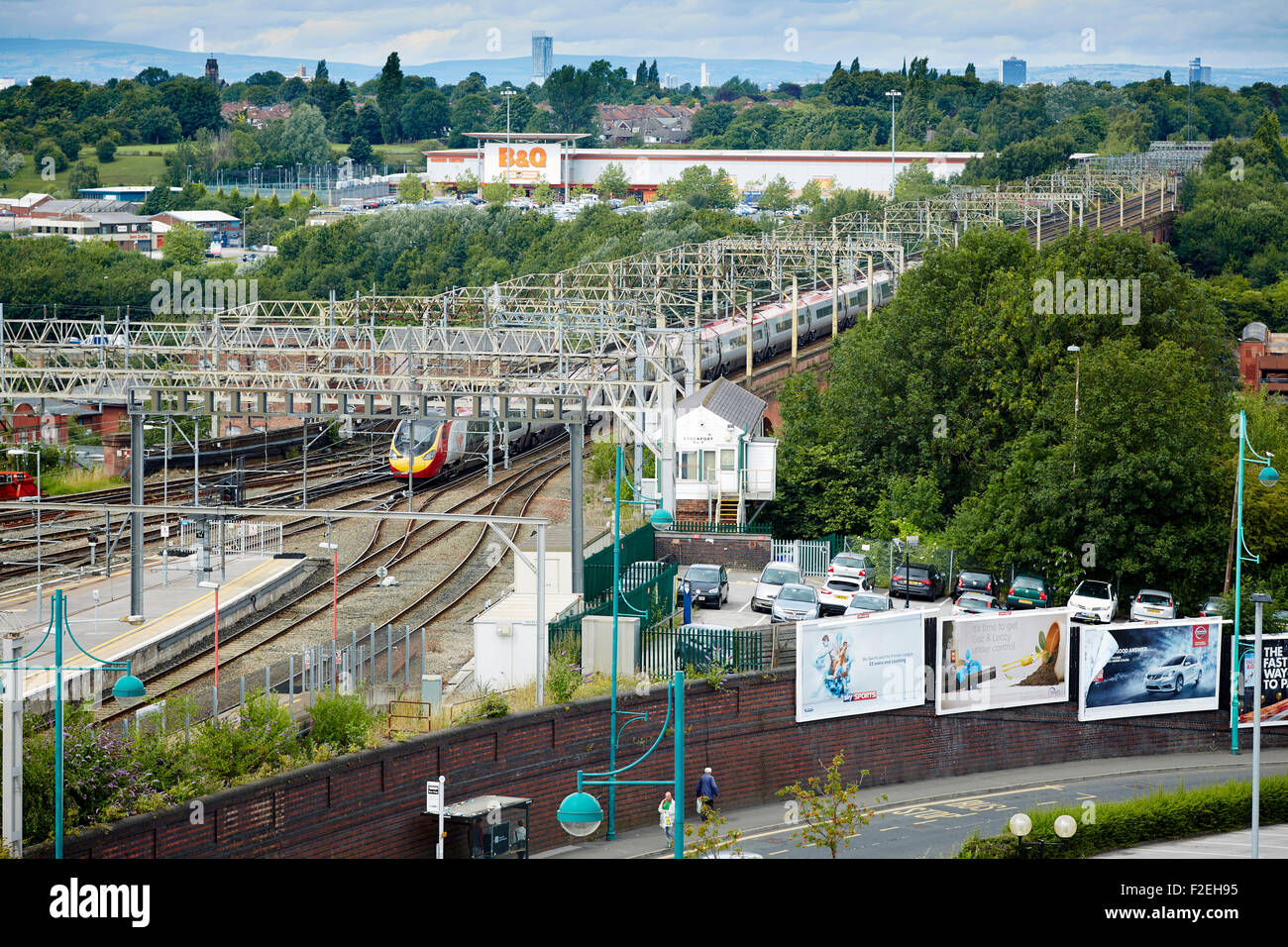 Stockport railway station , looking oiyt towards Manchester with the