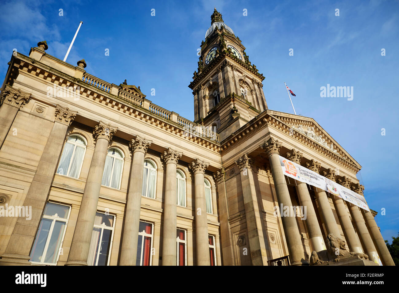Bolton Town Hall facing Victoria Square in Bolton, Greater Manchester, England, was built between 1866 and 1873 for the County B Stock Photo