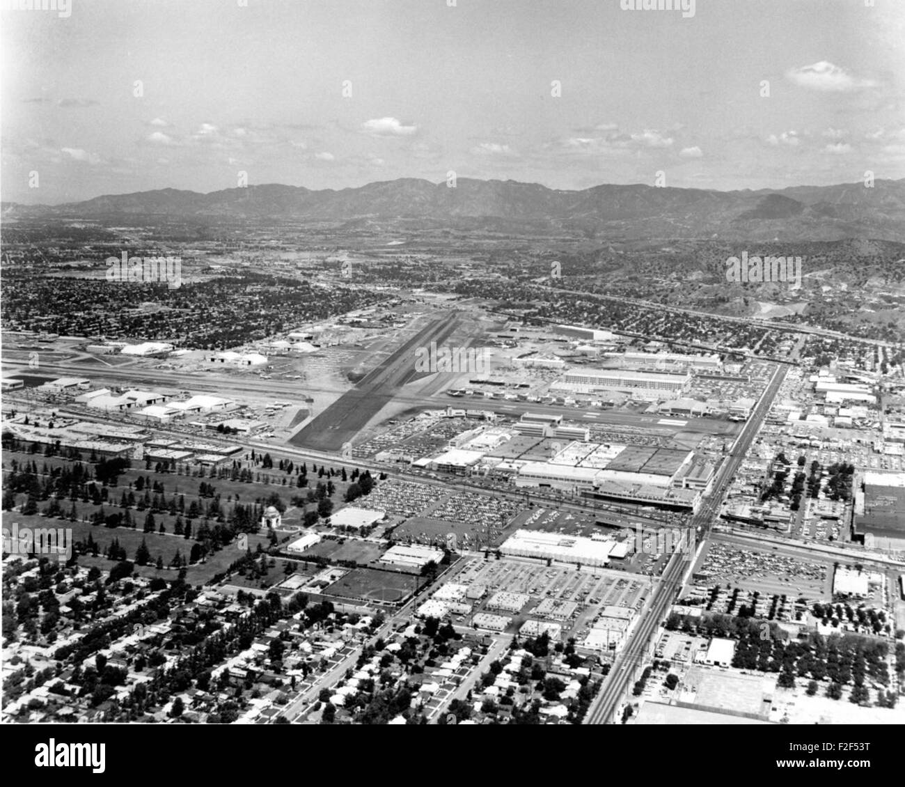 Lockheed plant Hollywood Burbank Airport Dec78 [Lockheed LA 6516 via