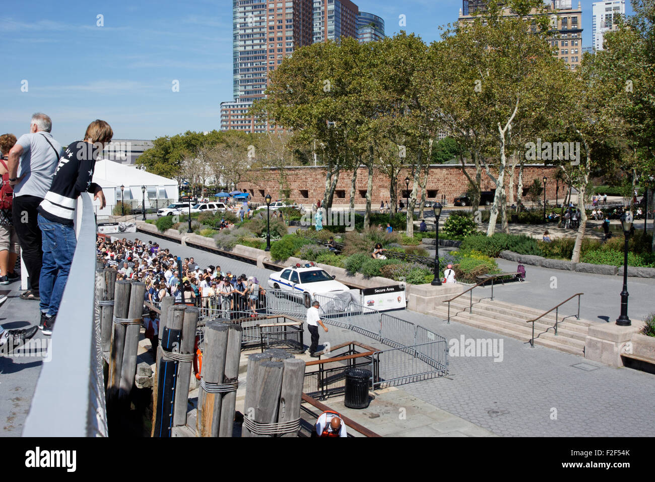 Battery park castle clinton seen hi-res stock photography and images ...