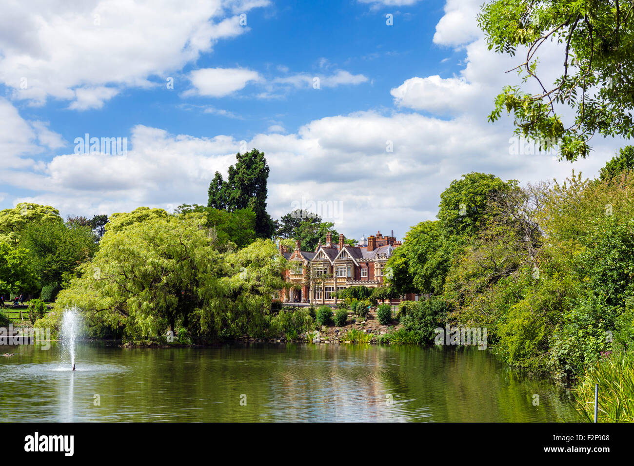 The lake and mansion house at Bletchley Park, Buckinghamshire, England, UK Stock Photo