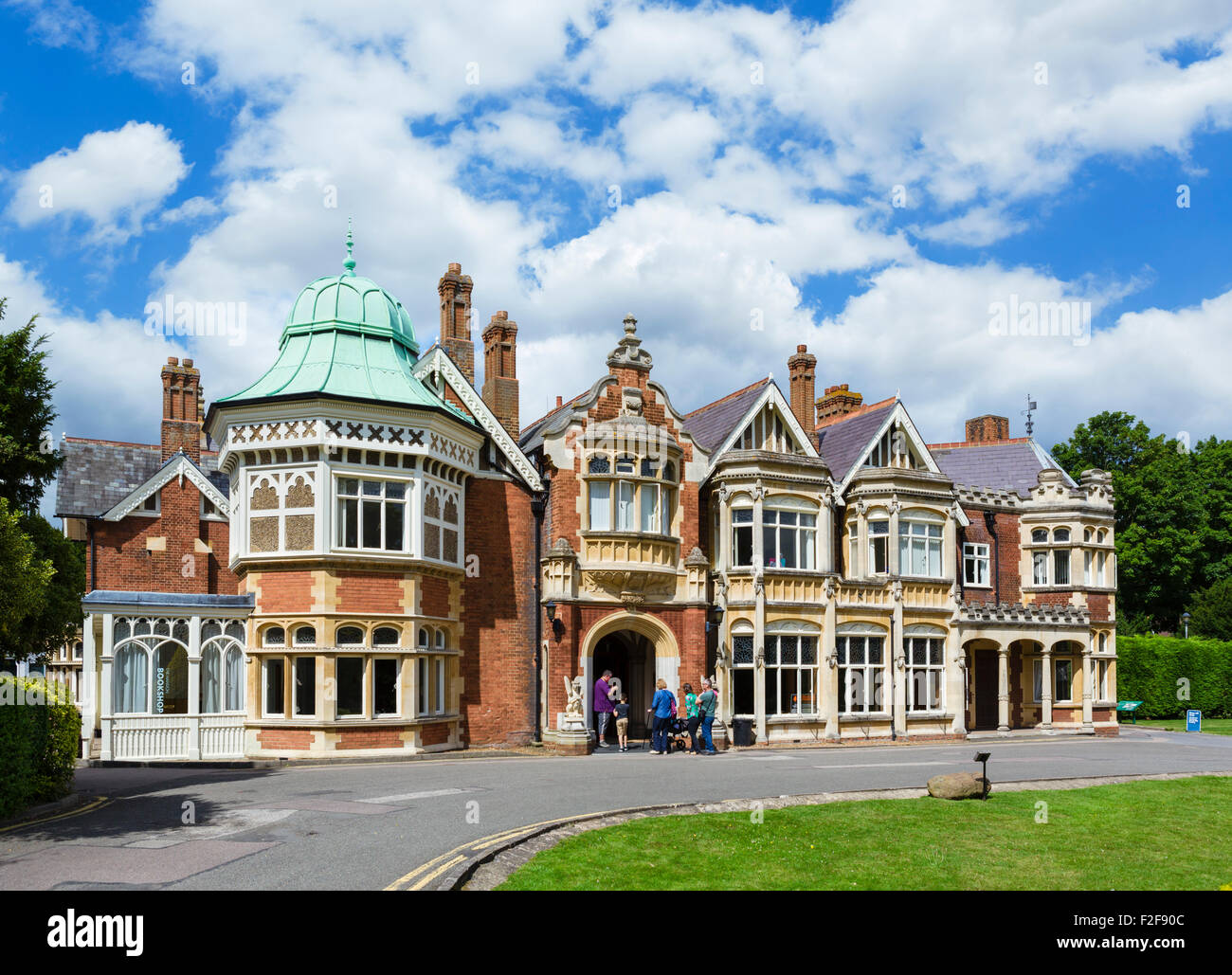 Visitors outside the mansion house at Bletchley Park, Buckinghamshire, England, UK Stock Photo