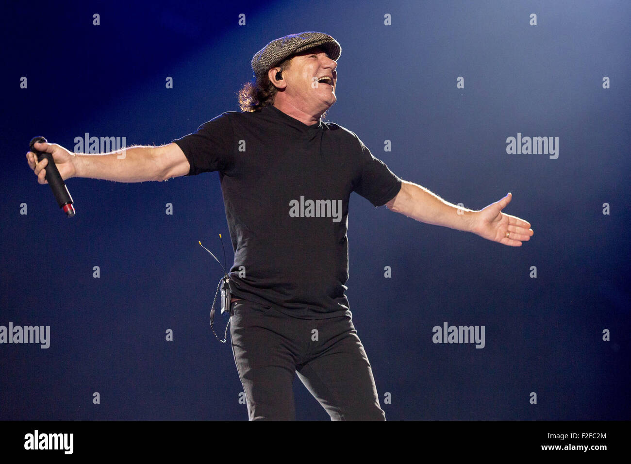 Chicago, Illinois, USA. 15th Sep, 2015. Singer BRIAN JOHNSON of AC/DC ...