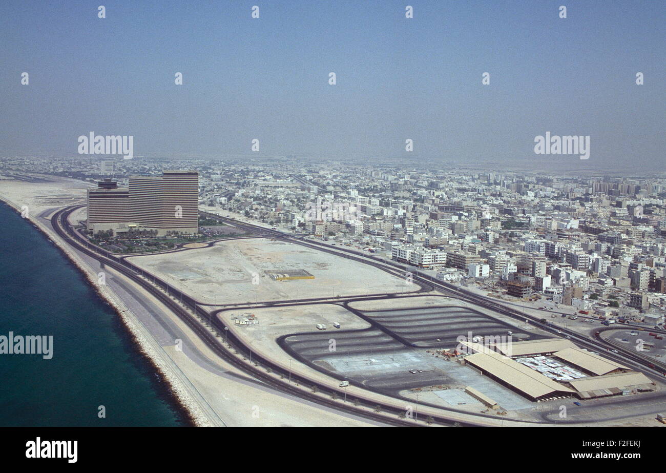 Dubai and Dubai Creek in the 1990s, before the big development boom