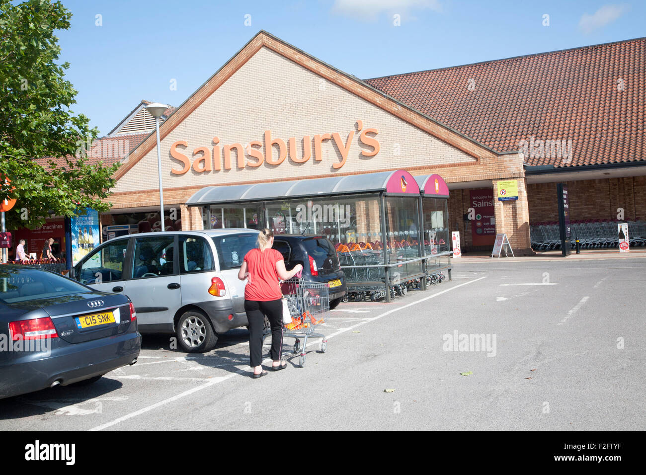 Cars parked at Sainsbury's supermarket store, Chippenham, Wiltshire, England, UK Stock Photo