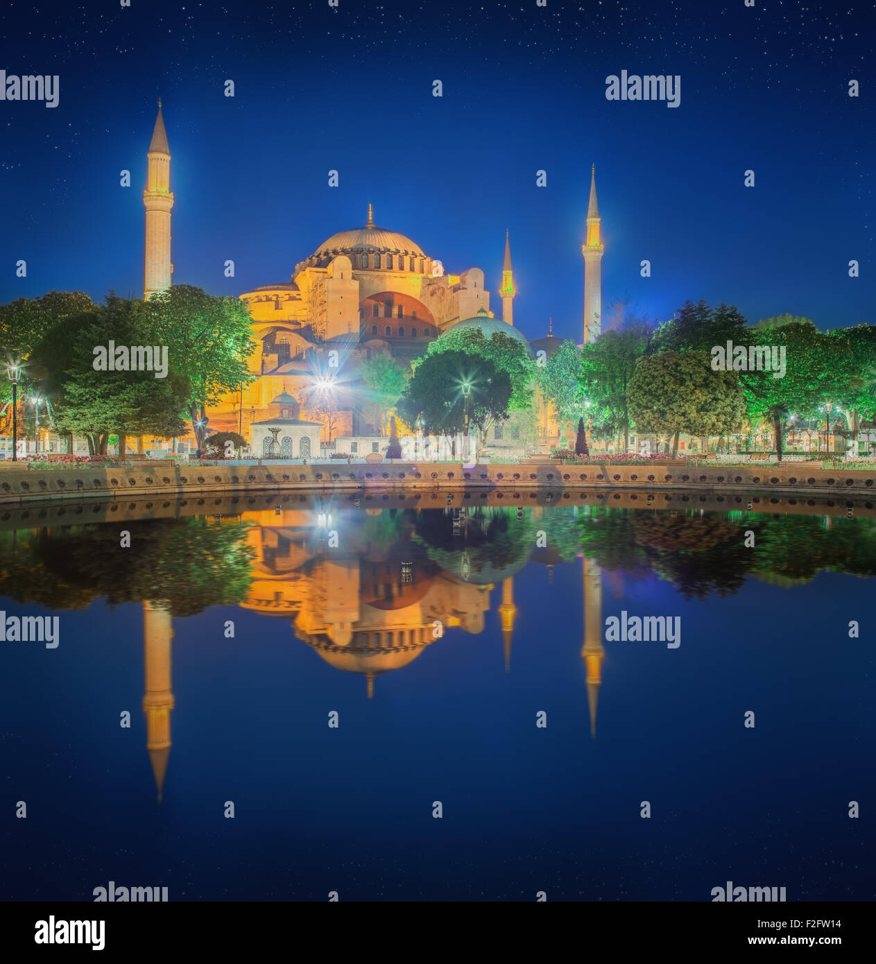 Hagia Sophia in Istanbul, Turkey early at the night Stock Photo - Alamy