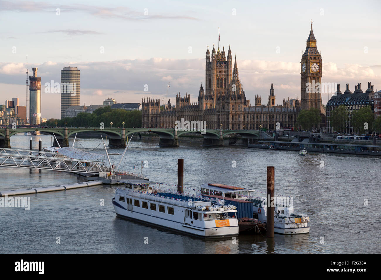 04.06.2012, London, Greater London, United Kingdom - Looking over the River Thames towards the City of Westminster to the Stock Photo