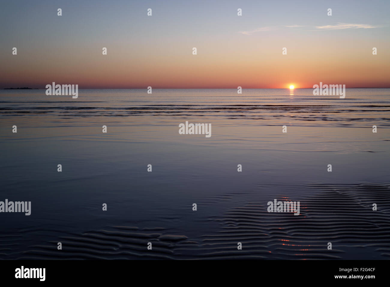 Blue sea water sunset red hi-res stock photography and images - Alamy