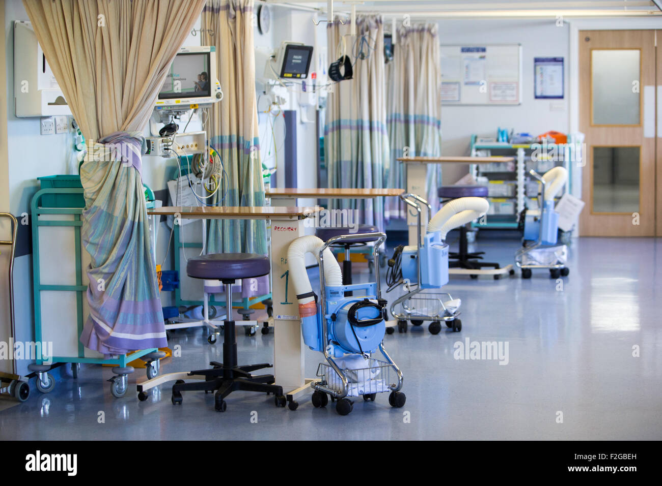 Empty hospital day theatre ward showing equipment Stock Photo