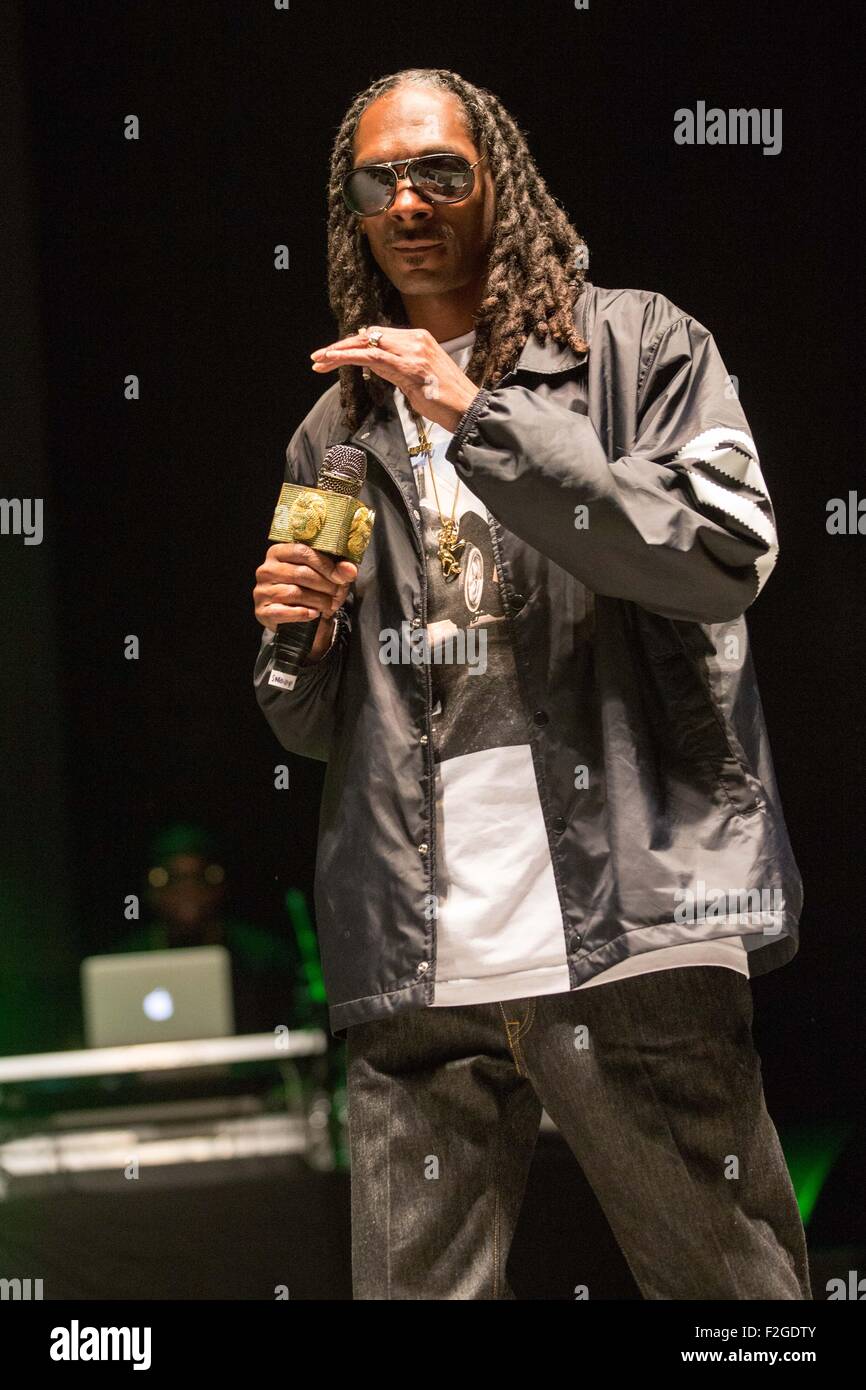 Chicago, Illinois, USA. 13th Sep, 2015. Rapper SNOOP DOGG performs live