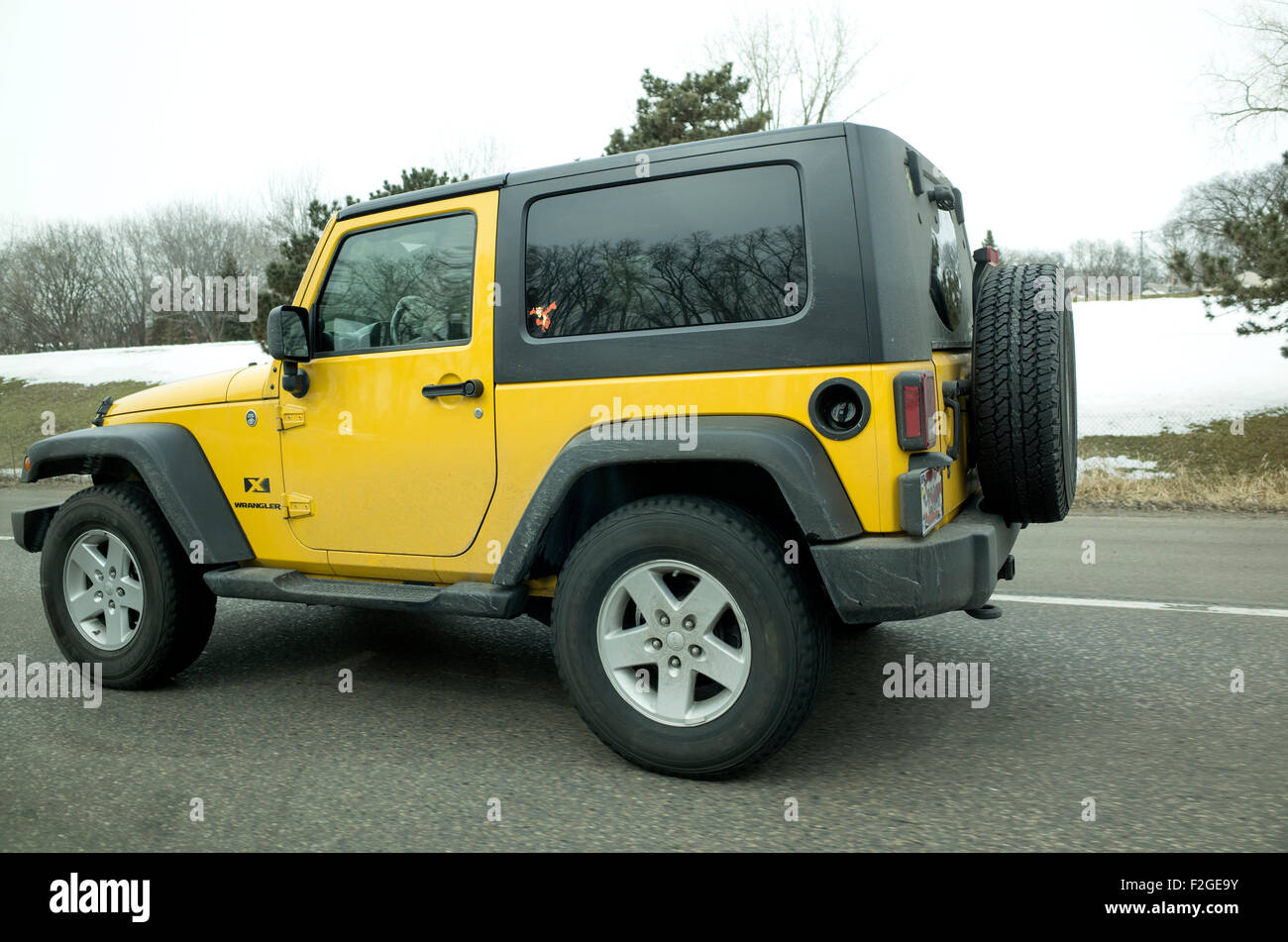 Yellow jeep wrangler hi-res stock photography and images - Alamy