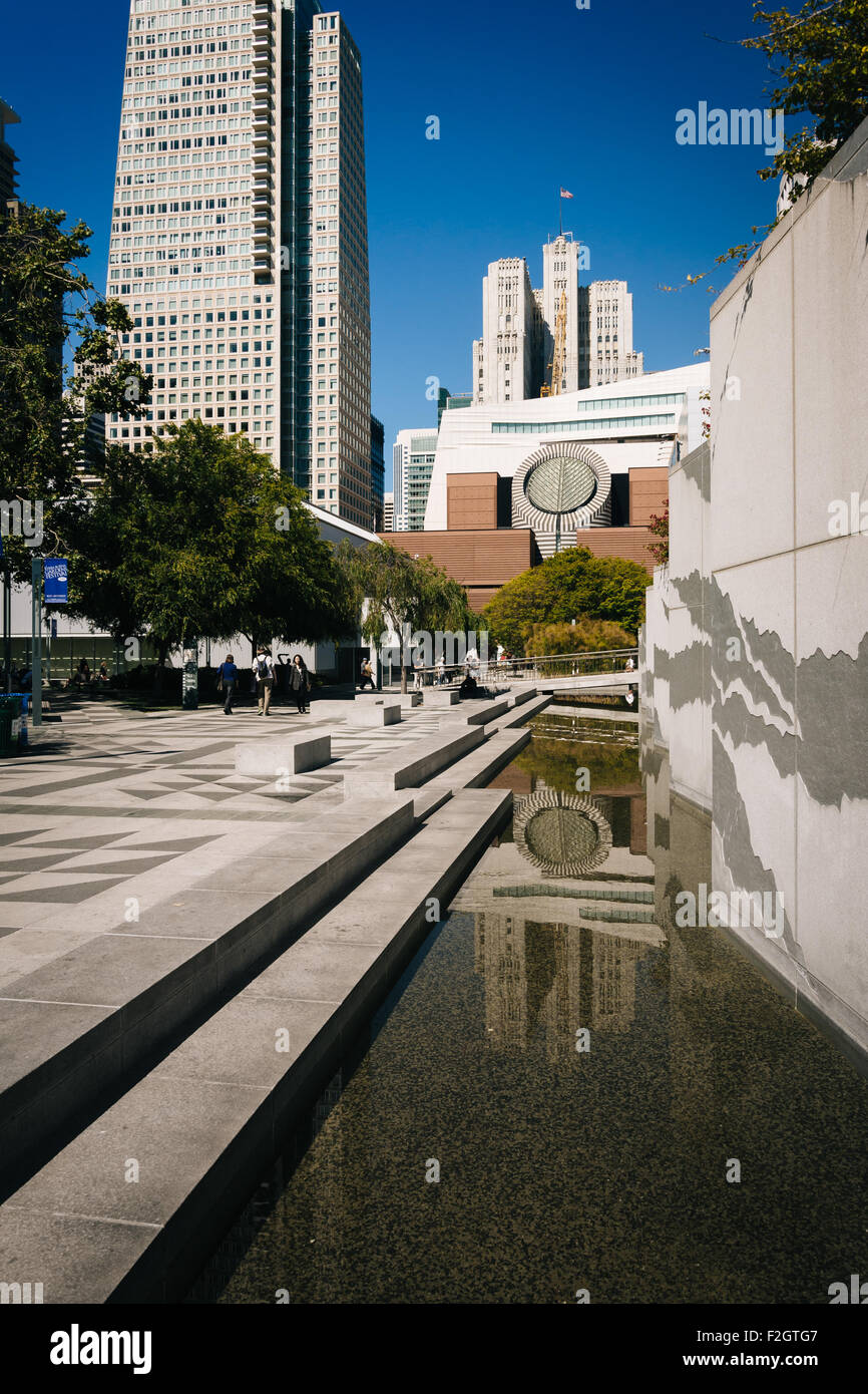 Buena park skyline hi-res stock photography and images - Alamy