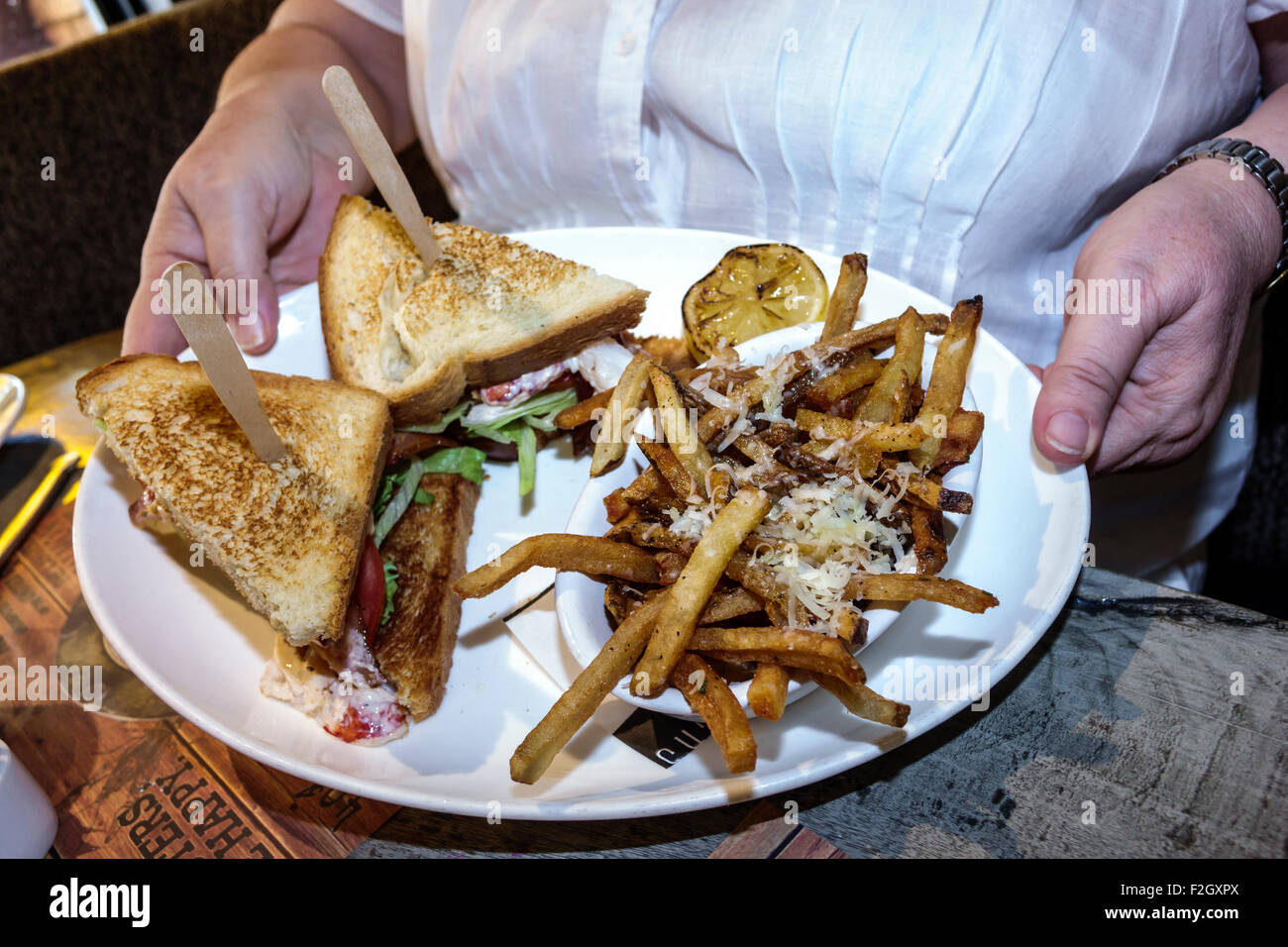 Plate racks hires stock photography and images Alamy