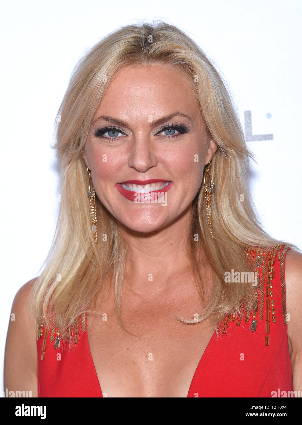 Elaine hendrix pics