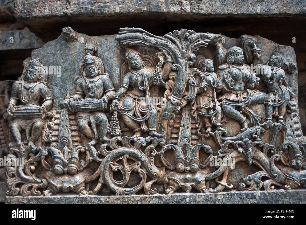 Sculpture at the Hoysaleswara temple ( India Stock Photo - Alamy