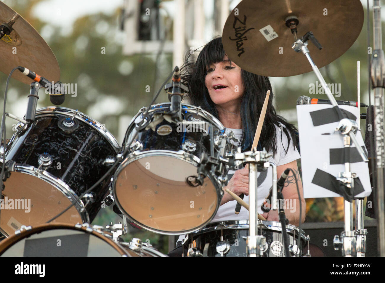 Chicago, Illinois, USA. 13th Sep, 2015. Drummer DEMETRA PLAKAS of L7
