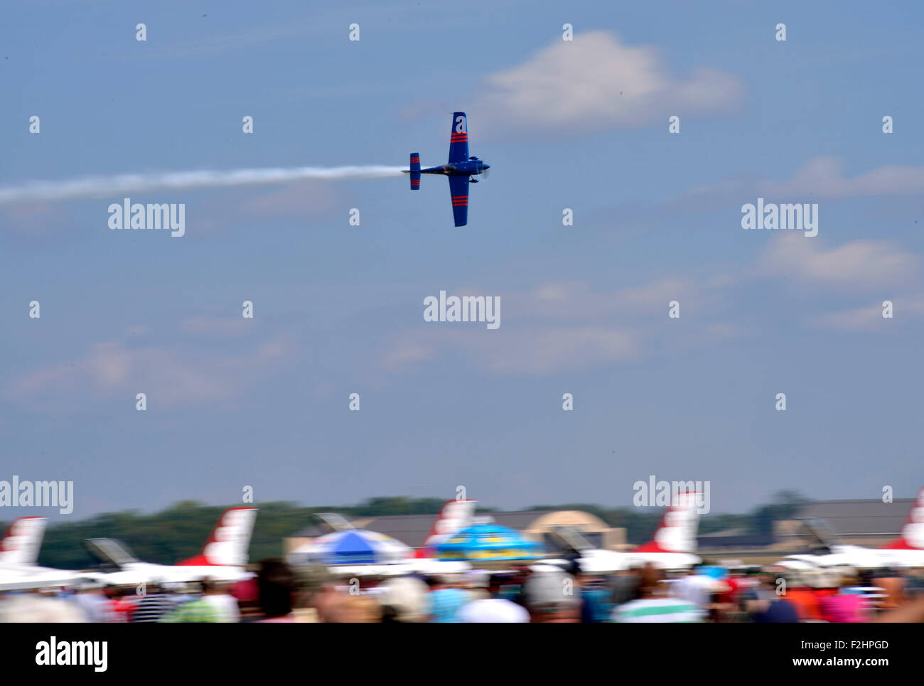 Washington, DC, USA. 19th Sep, 2015. A plane performs during an air