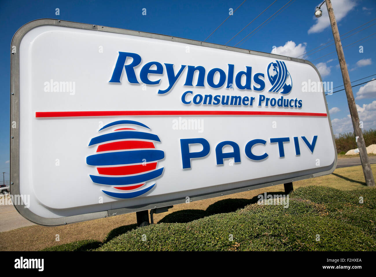 A logo sign outside of a factory operated by Reynolds Consumer Products and Pactiv in Temple, Texas on September 8, 2015. Stock Photo