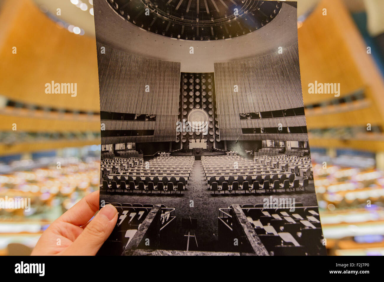 (150920) -- NEW YORK, Sept. 20, 2015 (Xinhua) -- Photo taken on Sept. 17, 2015 shows the delegates' area in the plenary hall of the Assembly building of the United Nations headquarters in New York, the United States, compared with a photo taken at the same place on Oct. 1, 1952. In 1945, representatives of 50 countries met in San Francisco at the the United Nations Conference on International Organization to draw up the United Nations Charter, which was signed on June 26, 1945 by representatives of 50 countries. The United Nations officially came into existence on Oct. 24, 1945, when Stock Photo