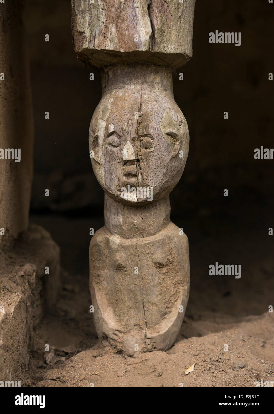 Benin, West Africa, Dassa-Zoumè, pillar in the yaka palace of the omondjagou people Stock Photo