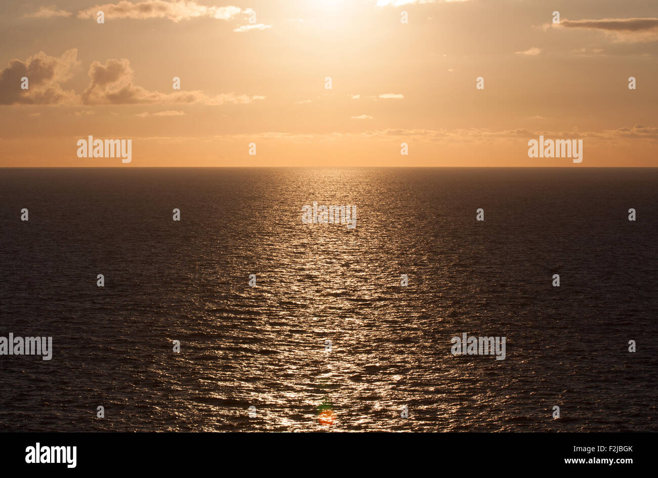 Sea ocean horizon hi-res stock photography and images - Alamy