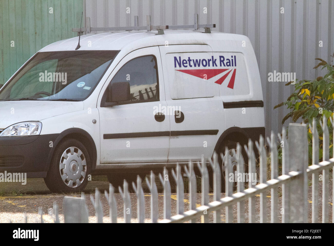 London UK. 20th September 2015. Network Rail company which currently maintains  20,000 miles of track infrastructure and operates 2,500 stations in Britain was renationalised last year with mounting debts at £40billion could become private according to HS1 boss and rail tsar Nicola Shaw Credit:  amer ghazzal/Alamy Live News Stock Photo