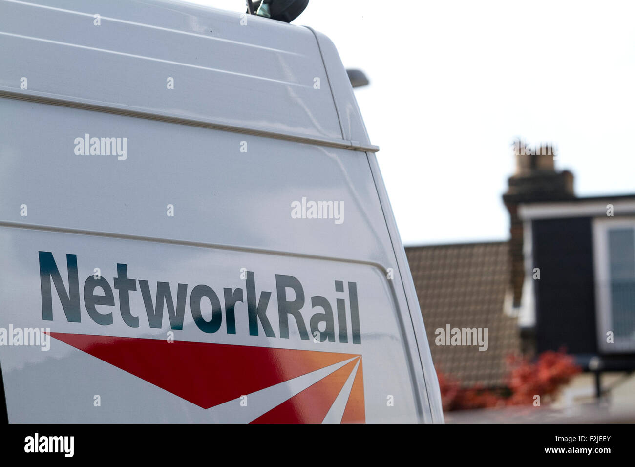 London UK. 20th September 2015. Network Rail company which currently maintains  20,000 miles of track infrastructure and operates 2,500 stations in Britain was renationalised last year with mounting debts at £40billion could become private according to HS1 boss and rail tsar Nicola Shaw Credit:  amer ghazzal/Alamy Live News Stock Photo
