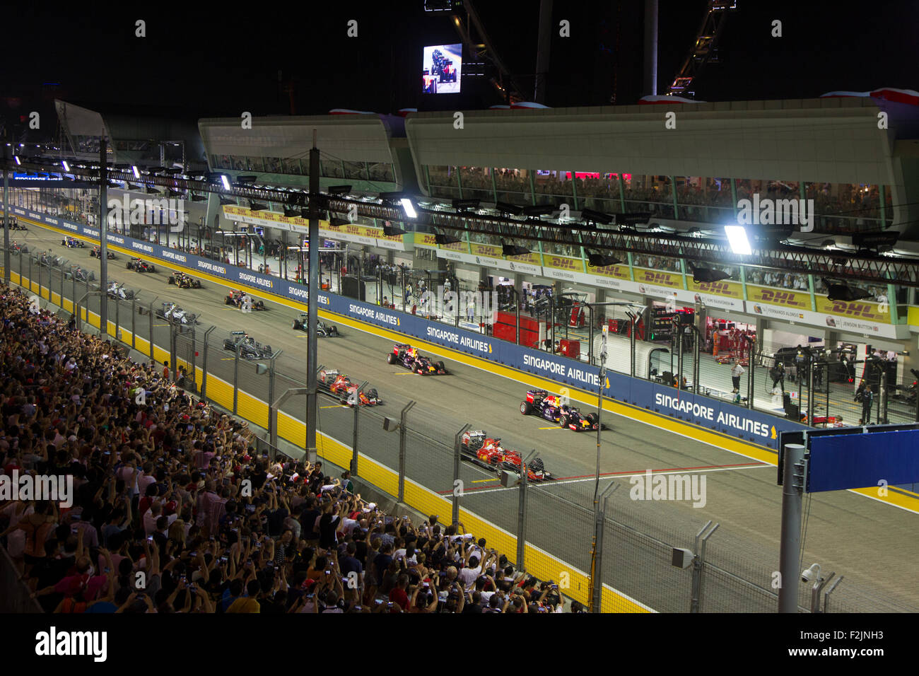 Singapore. 20th September, 2015. F1 drivers line up in their starting grids at Singapore Street Circuit Formula 1 Grand Prix Credit:  Chung Jin Mac/Alamy Live News Stock Photo