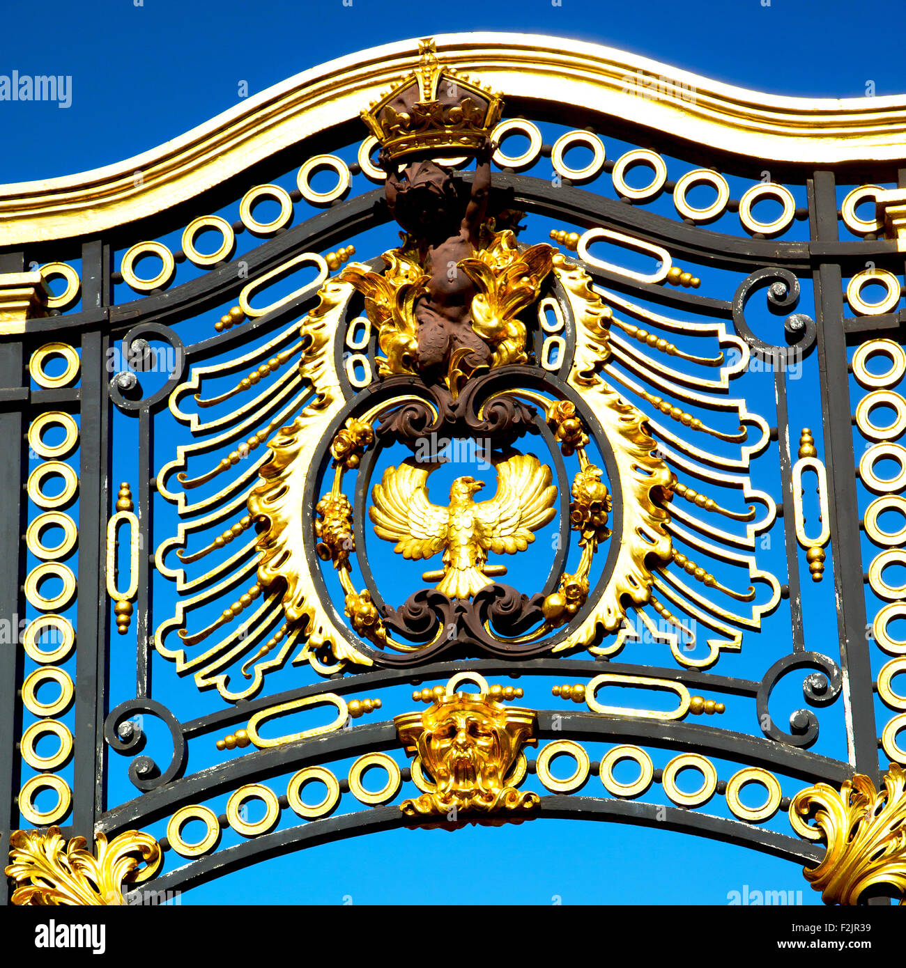 in london england the old metal gate royal palace Stock Photo - Alamy