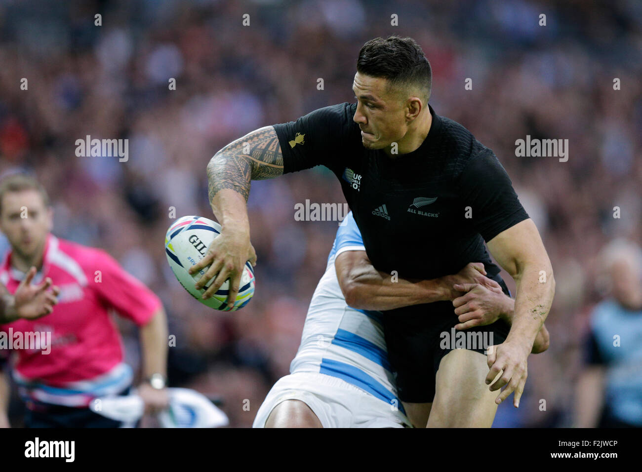 London, UK. 20th Sep, 2015. Rugby World Cup. New Zealand versus Argentina. New Zealand replacement back Sonny Bill Williams with an offload Credit:  Action Plus Sports/Alamy Live News Stock Photo