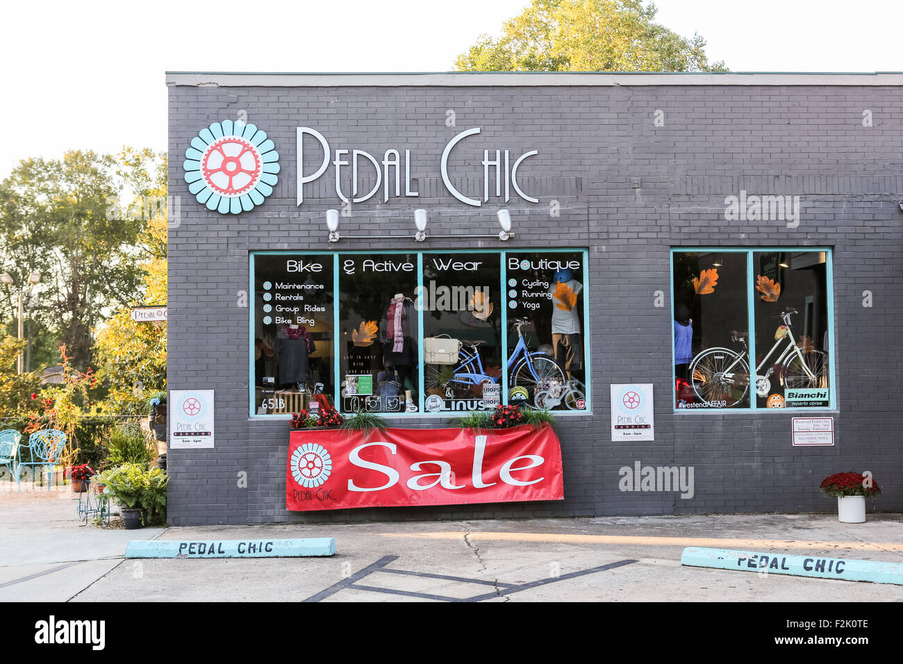 Pedal Chic bicycle shop in West End Historic District on Main Street in downtown Greenville, South Carolina. Stock Photo
