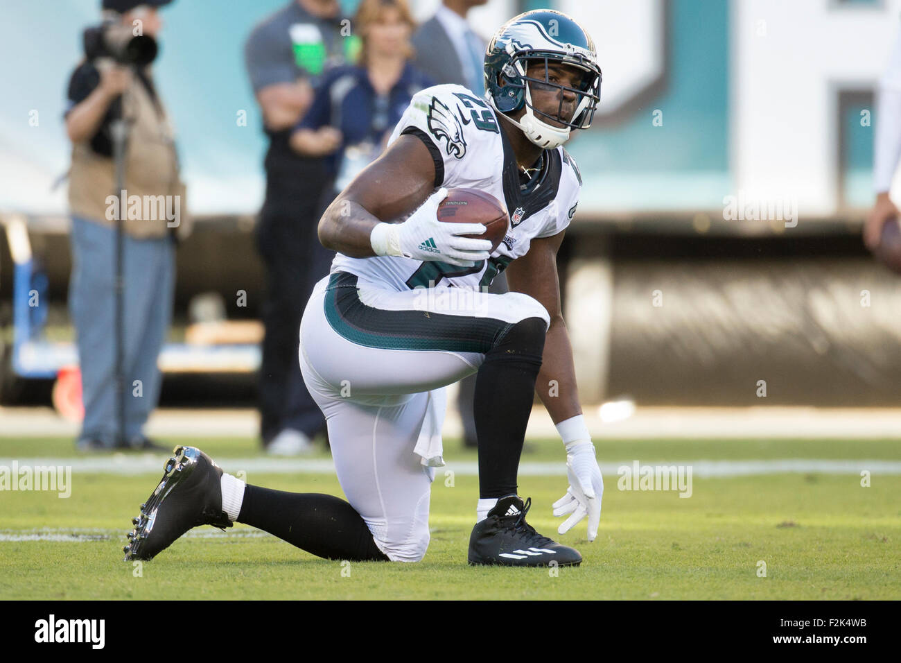 DeMarco Murray Autographed Eagles 16x20 Vertical Running Photo- JSA Au –  Super Sports Center