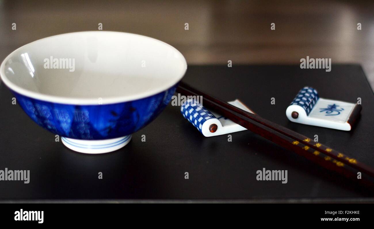 Chinese rice bowls and chopsticks Stock Photo Alamy
