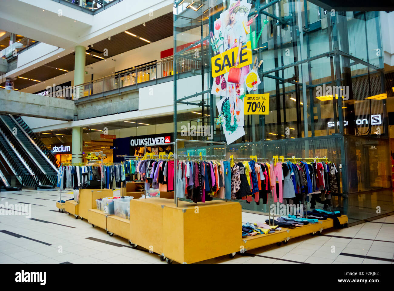 Design factory outlet shop, Fields, shopping centre, Ørestad ...