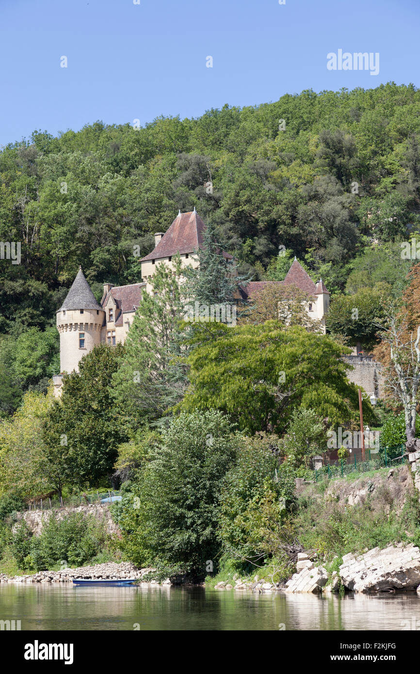 The 'la Malartrie' castle, in the heart of Perigord, overlooks 'la Roque Gageac', one of the most beautiful villages of France. Stock Photo