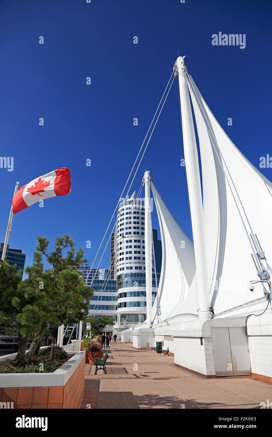 Canada Place Vancouver and Canadian Flag Stock Photo Alamy
