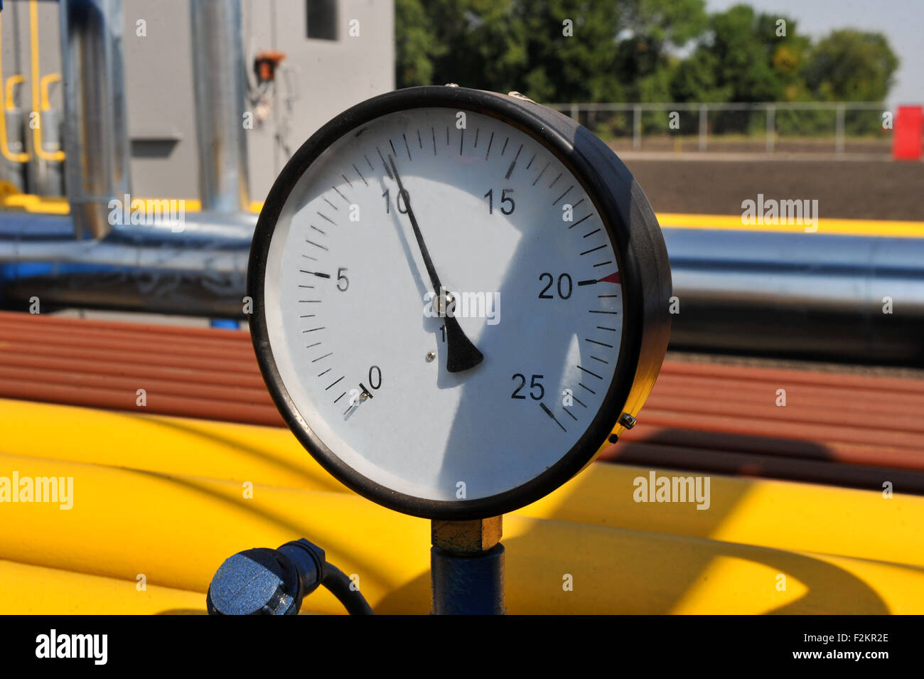 Pressure gauge indicator hi-res stock photography and images - Alamy