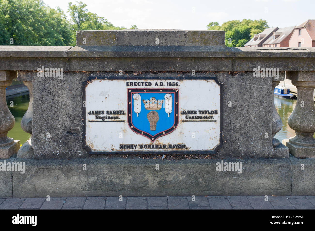 Plaque on Workman Bridge which crosses the River Avon in Evesham, Worcestershire Stock Photo