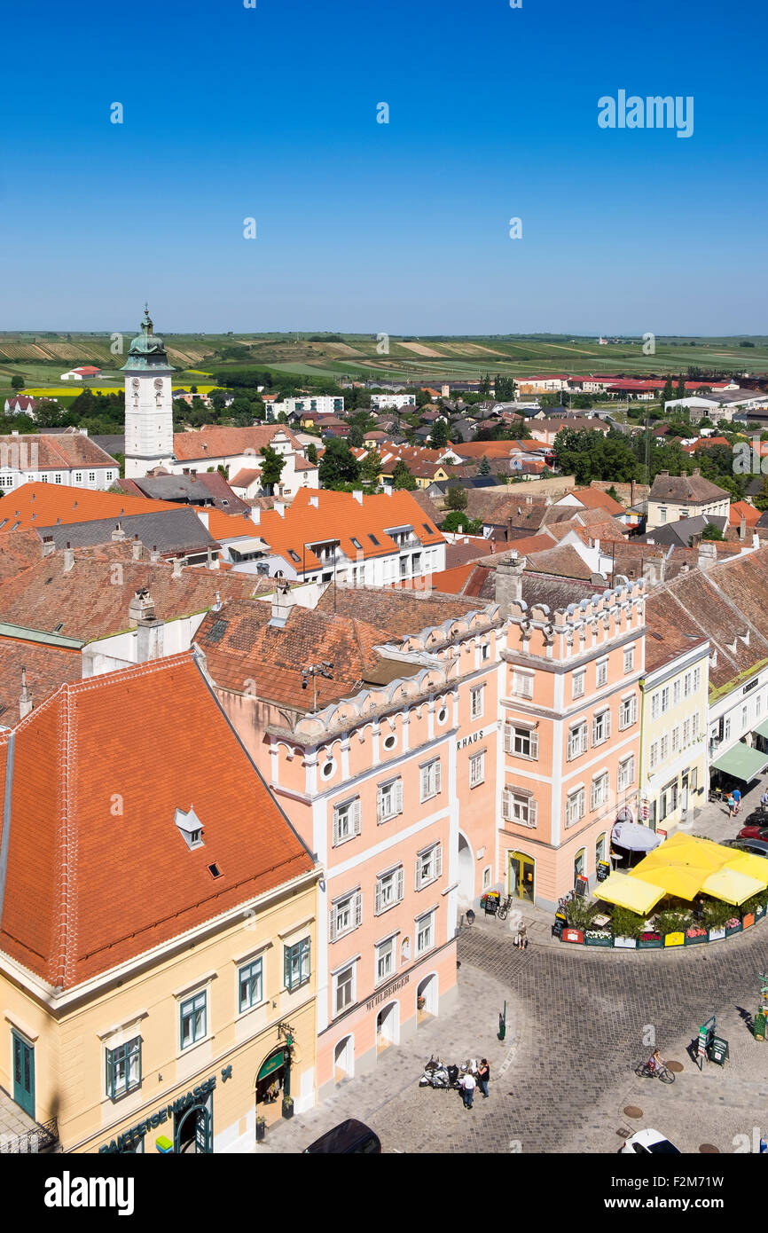 Austria, Lower Austria, Retz, Weinviertel, Verderber House and Main Square, Parish Church St. Stephan in the background Stock Photo