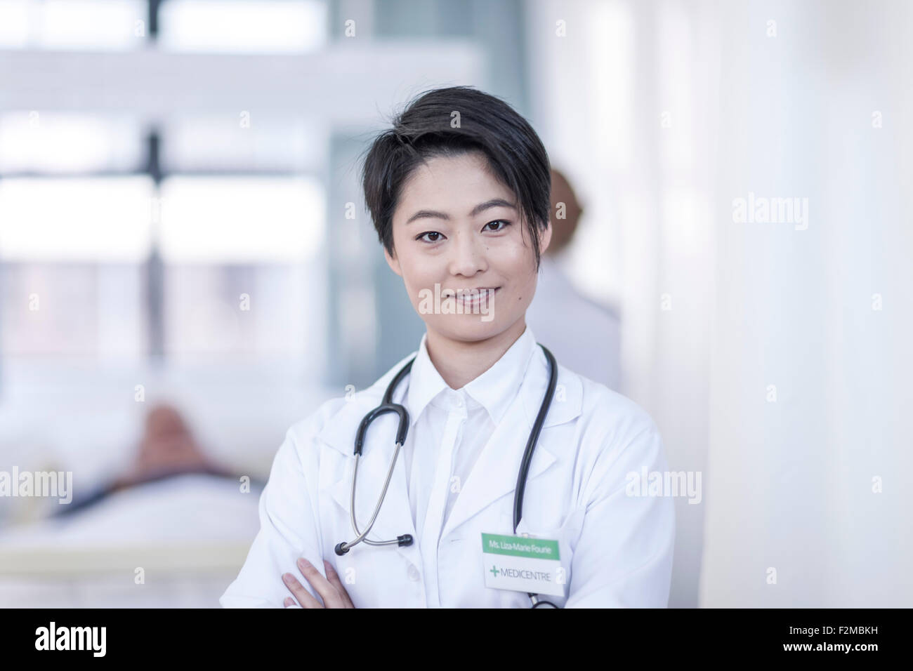 Female south asian doctor hi-res stock photography and images - Alamy