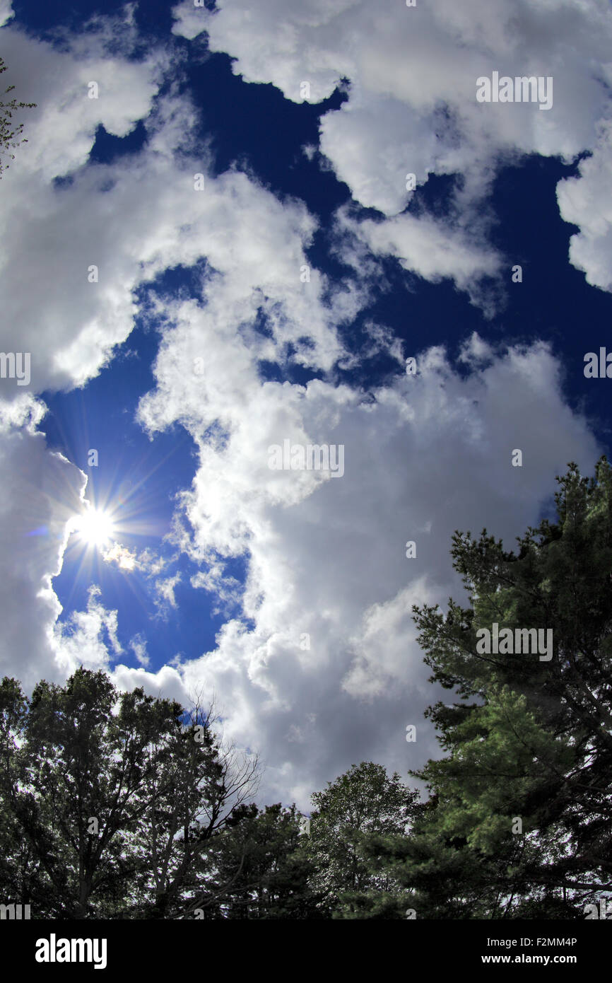 Clouds sunburst hi-res stock photography and images - Alamy