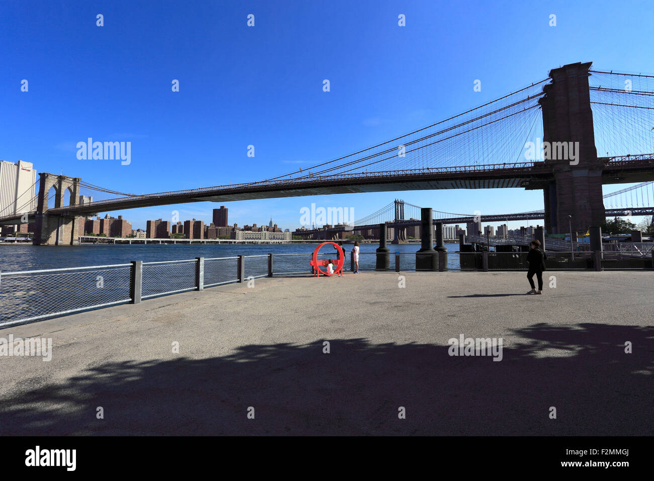 Brooklyn Bridge at Fulton Landing park brooklyn New York City Stock Photo Alamy