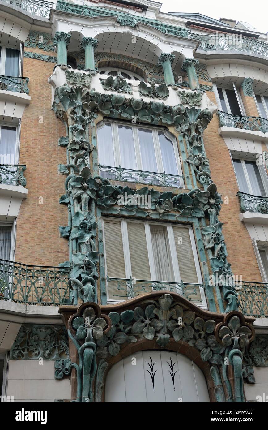 Art Nouveau building in Paris. Architects  Alexandre and Edouard Autant, 1901. Stock Photo