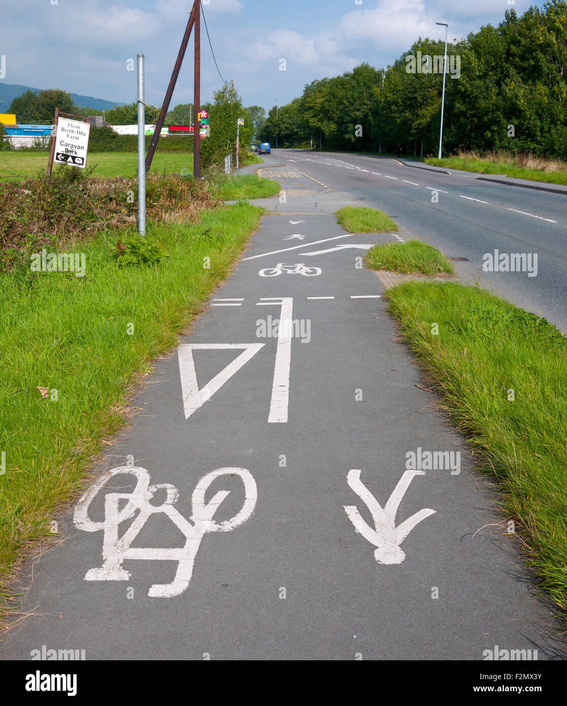 Cycle and pedestrian walkway by the side of the A470 between Betws-y-coed and Llanwrst, North Wales, UK. Stock Photo