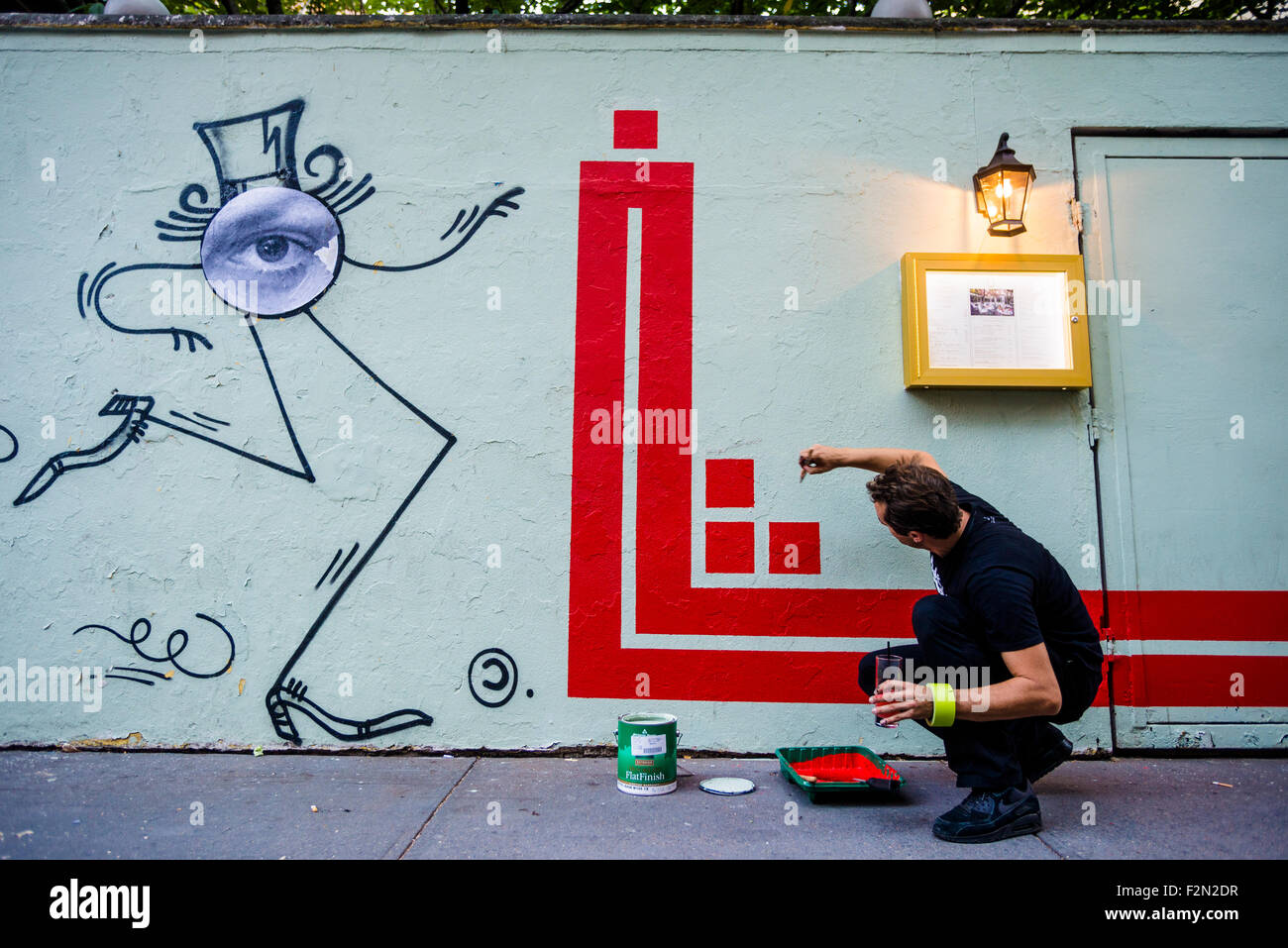 New York, NY 18 September 2015 French Graffiti artist L'Atlas at work